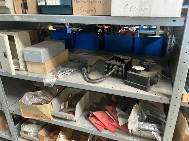 Partij vrachtwagen onderdelen - afbeelding 13 van  15