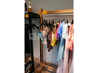 Partij vrouwenkledij ongeveer 120 stuks - afbeelding 3 van  8