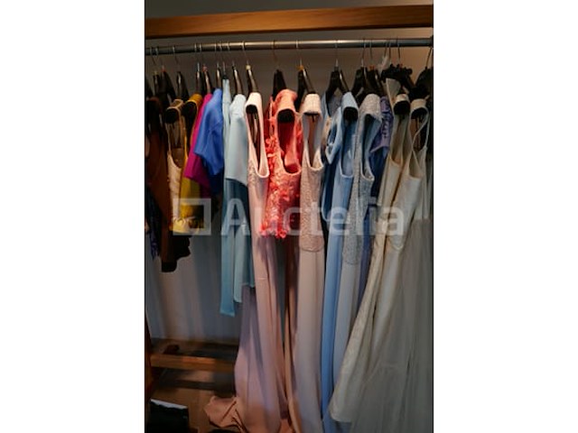 Partij vrouwenkledij ongeveer 120 stuks - afbeelding 6 van  8