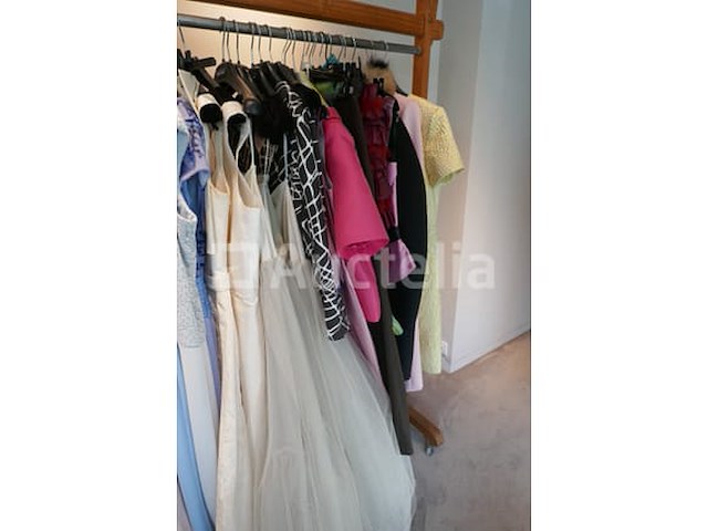 Partij vrouwenkledij ongeveer 120 stuks - afbeelding 8 van  8