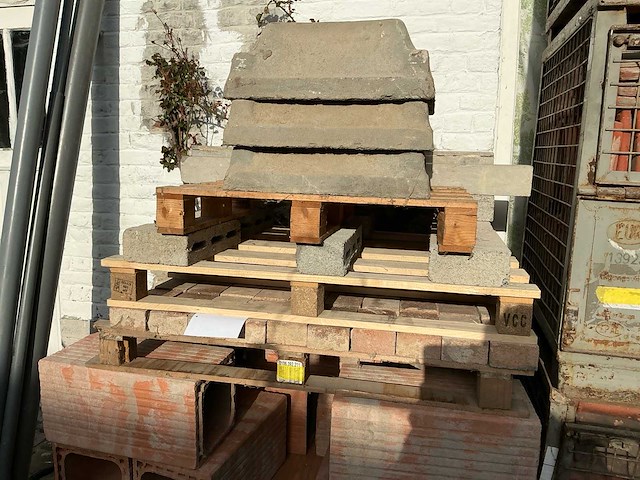 Partij vuurvaste brikken diverse bouwmaterialen - afbeelding 3 van  3