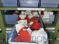 Partij wartels en contactdozen mennekes - afbeelding 2 van  13