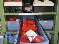 Partij wartels en contactdozen mennekes - afbeelding 3 van  13
