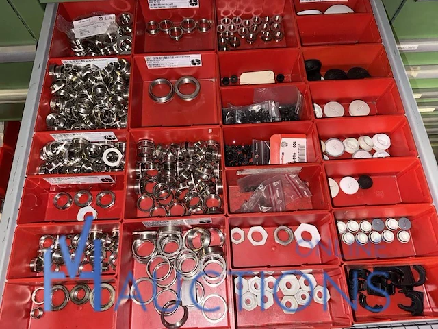 Partij wartels en contactdozen mennekes - afbeelding 7 van  13