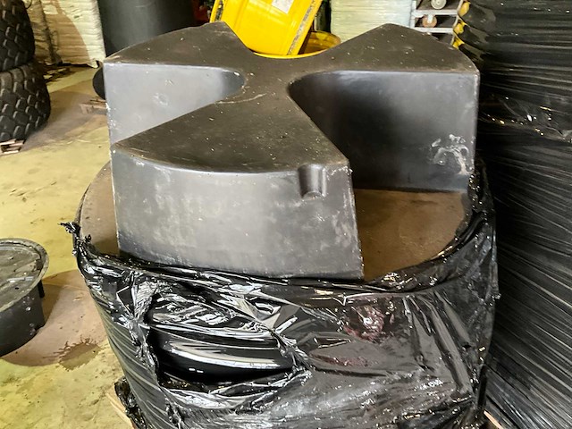 Partij waterreservoirs voor fonteinen - afbeelding 8 van  16