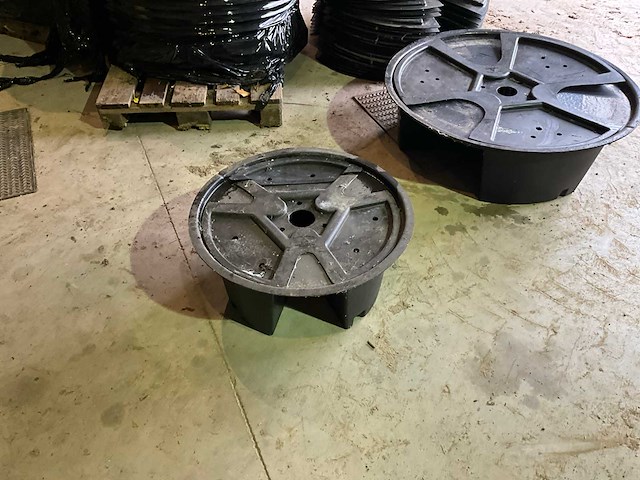 Partij waterreservoirs voor fonteinen - afbeelding 9 van  16