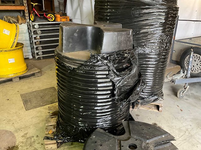 Partij waterreservoirs voor fonteinen - afbeelding 13 van  16