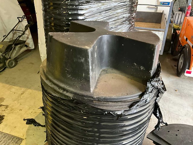 Partij waterreservoirs voor fonteinen - afbeelding 14 van  16