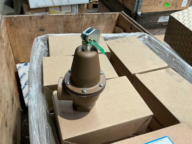 Partij watts waterdrukventielen - afbeelding 1 van  3