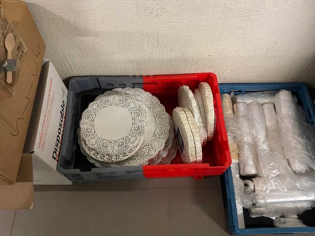 Partij wegwerp borden, bestek,… - afbeelding 15 van  21