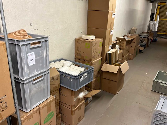 Partij wegwerp borden, bestek,… - afbeelding 1 van  21