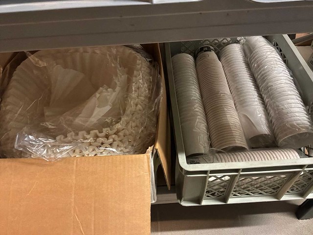 Partij wegwerp borden, bestek,… - afbeelding 21 van  21