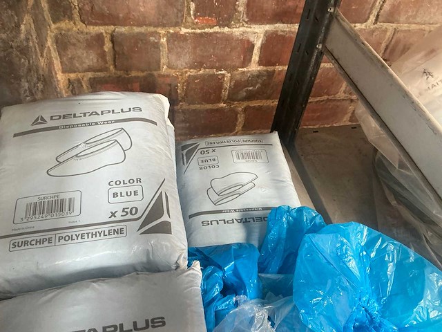 Partij wegwerp handschoenen en schoencovers - afbeelding 8 van  9