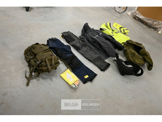 Partij werkkledij + tassen - afbeelding 1 van  8