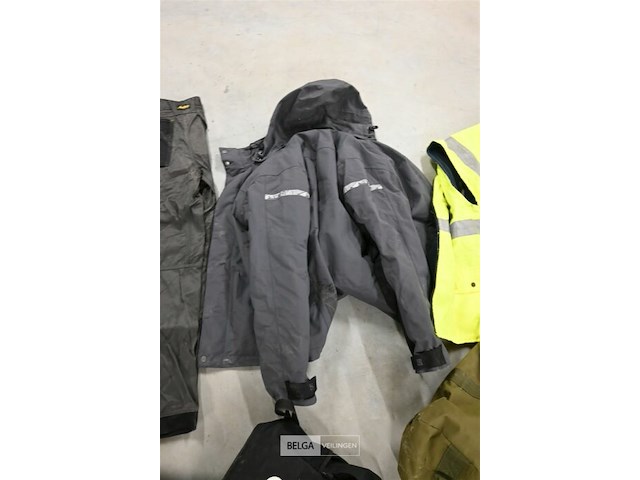 Partij werkkledij + tassen - afbeelding 5 van  8