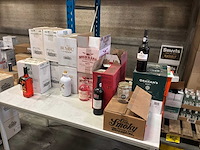 Partij whisky, port, aperitieven en gin - afbeelding 1 van  4