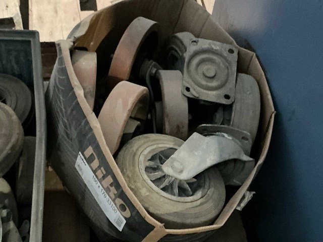 Partij wielen - afbeelding 5 van  6