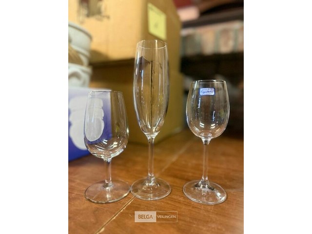 Partij wijn- + champagneglazen - afbeelding 1 van  5
