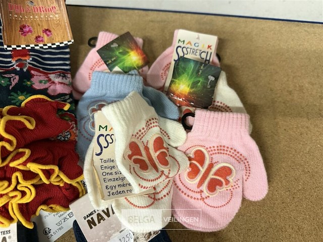 Partij winteraccessoires - afbeelding 5 van  5
