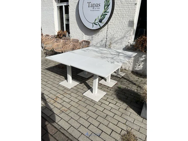 Partij witte terrastafels - afbeelding 1 van  4
