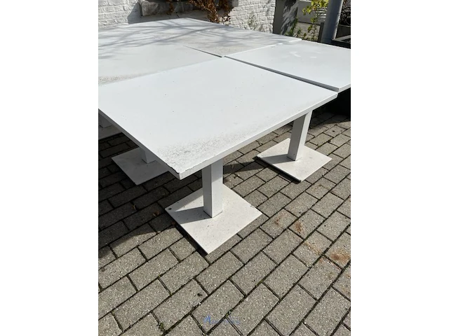 Partij witte terrastafels - afbeelding 3 van  4