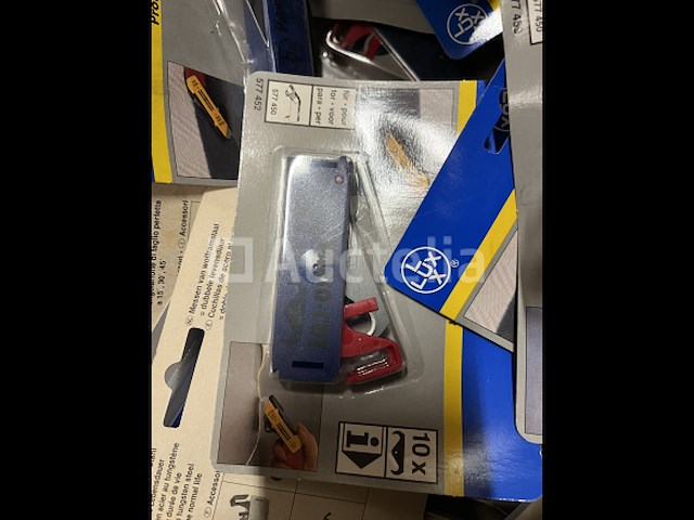 Partij wolfraam tapijtmesjes en toebehoren - afbeelding 2 van  4