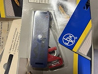 Partij wolfraam tapijtmesjes en toebehoren - afbeelding 2 van  4