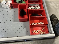 Partij zekeringen en elektrisch installatiemateriaal - afbeelding 25 van  135