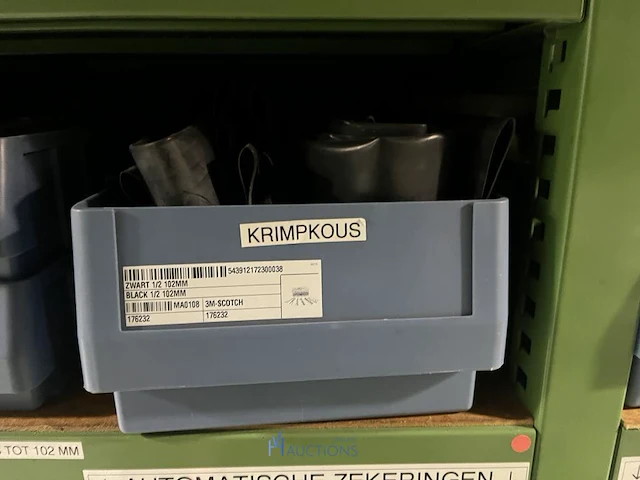 Partij zekeringen en elektrisch installatiemateriaal - afbeelding 30 van  135