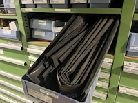 Partij zekeringen en elektrisch installatiemateriaal - afbeelding 31 van  135