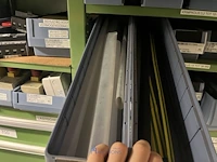 Partij zekeringen en elektrisch installatiemateriaal - afbeelding 34 van  135