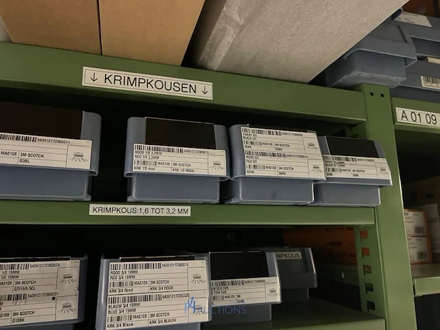 Partij zekeringen en elektrisch installatiemateriaal - afbeelding 41 van  135