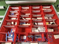 Partij zekeringen en elektrisch installatiemateriaal - afbeelding 35 van  135