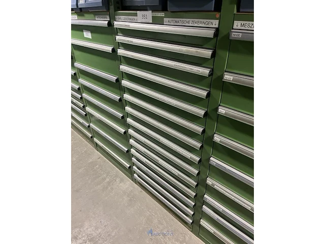 Partij zekeringen en elektrisch installatiemateriaal - afbeelding 50 van  135