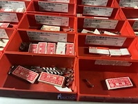 Partij zekeringen en elektrisch installatiemateriaal - afbeelding 57 van  135