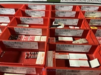 Partij zekeringen en elektrisch installatiemateriaal - afbeelding 60 van  135