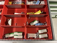 Partij zekeringen en elektrisch installatiemateriaal - afbeelding 68 van  135