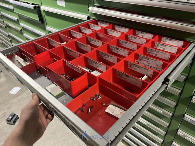 Partij zekeringen en elektrisch installatiemateriaal - afbeelding 76 van  135