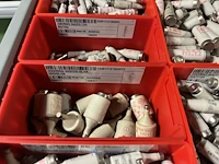 Partij zekeringen en elektrisch installatiemateriaal - afbeelding 102 van  135