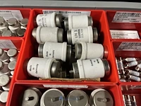 Partij zekeringen en elektrisch installatiemateriaal - afbeelding 116 van  135