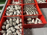 Partij zekeringen en elektrisch installatiemateriaal - afbeelding 122 van  135
