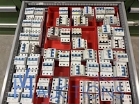 Partij zekeringen siemens legrand - afbeelding 16 van  20