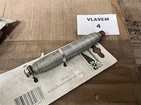 Partij zilverdraad op houten stokjs