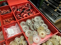 Partij zuignappen, bandverwarmingen en vormdelen - afbeelding 11 van  40