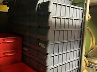 Partij zuignappen, bandverwarmingen en vormdelen - afbeelding 33 van  40