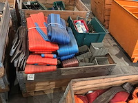 Partij zware hijsriemen + bevestigingsmaterialen - afbeelding 1 van  4