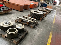 Partij zware industriële onderdelen - afbeelding 1 van  10