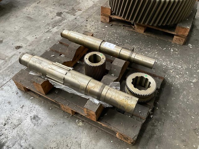 Partij zware industriële onderdelen - afbeelding 4 van  10