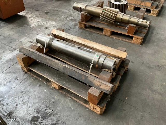 Partij zware industriële onderdelen - afbeelding 6 van  10