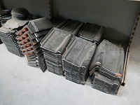 Partij zwarte dakpannen - afbeelding 3 van  5